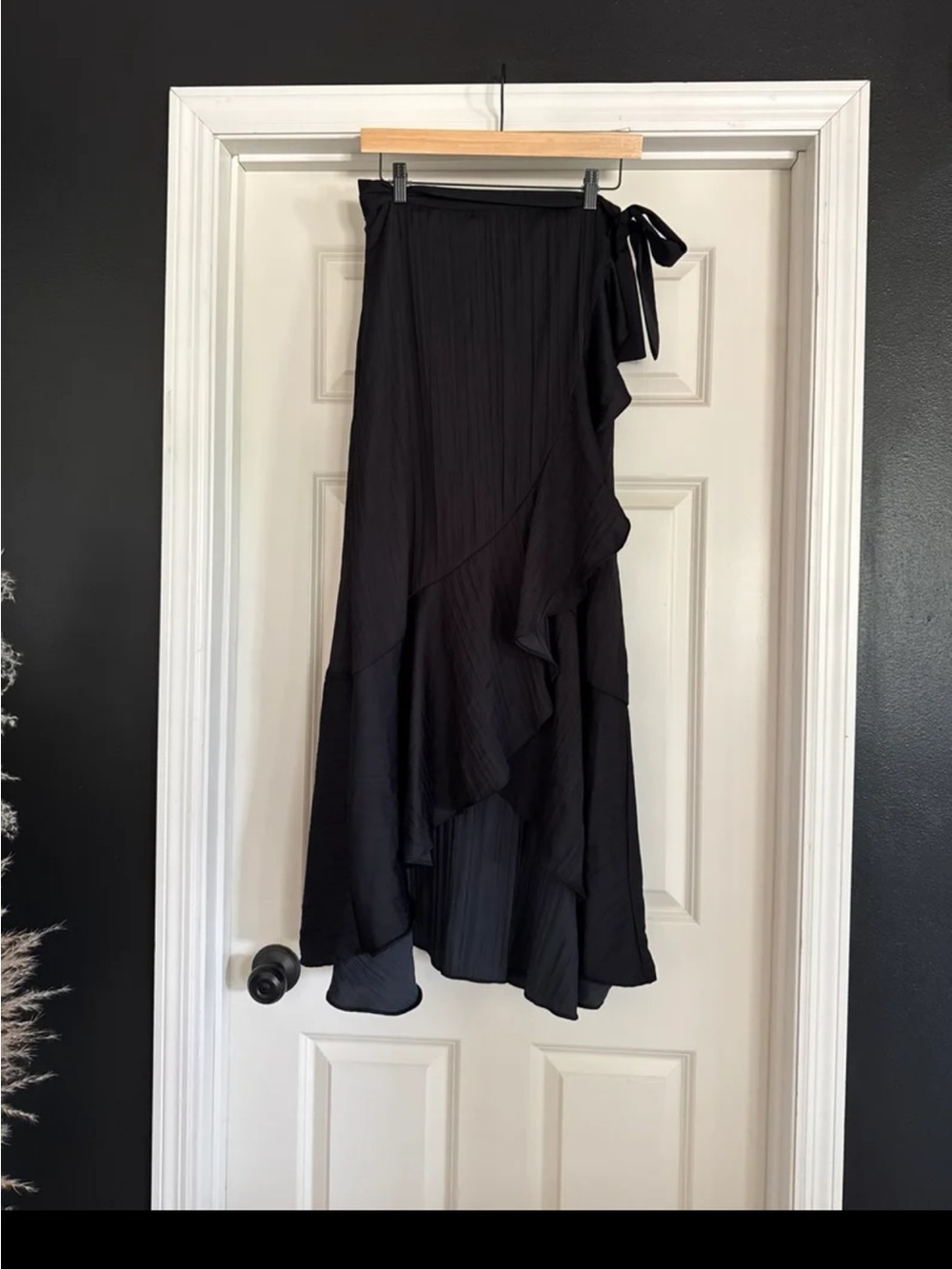 Anthropologie Maeve Ruffle Wrap Midi Skirt in Black Size Medium - Picture 5 of 12